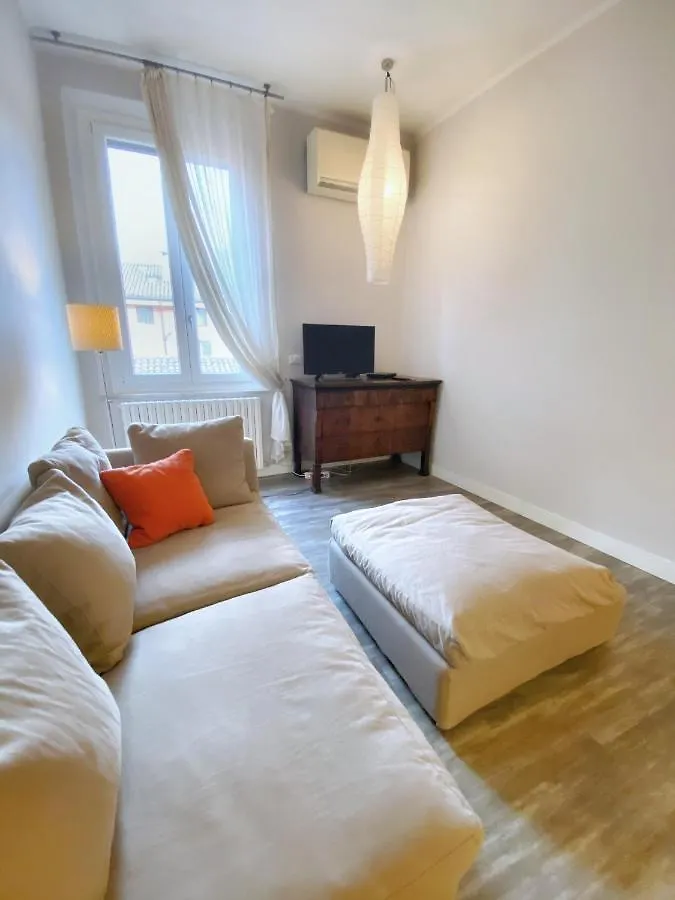Ur-Nest D'Azeglio B Apartment Bologna 0*,